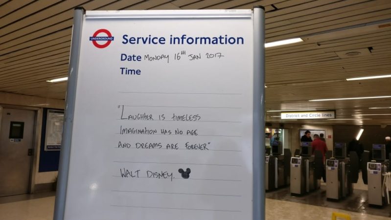 ロンドンの駅員による日替わりメッセージがイカす ウツミチ ロンドン暮らし
