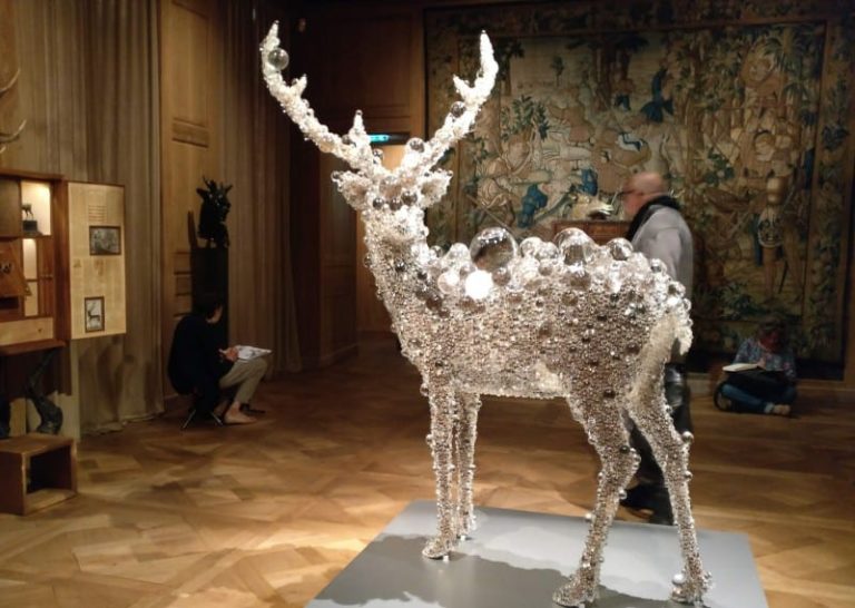 パリの狩猟自然博物館はモダンアート・剥製・博物学の入り混じった素敵